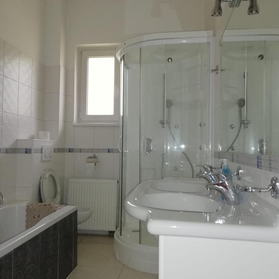 Rezident Consult S.R.O. Hotel Pozsony Kültér fotó