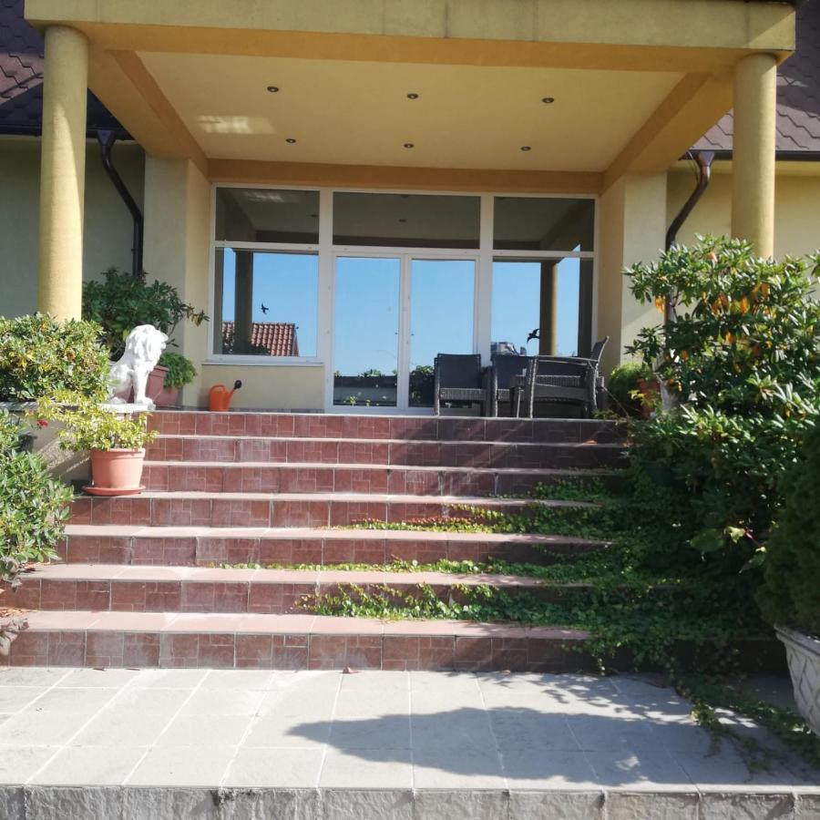 Rezident Consult S.R.O. Hotel Pozsony Kültér fotó