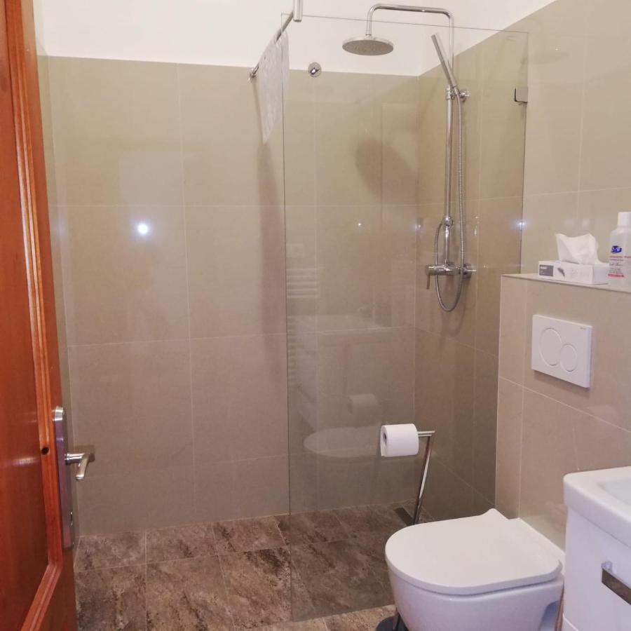 Rezident Consult S.R.O. Hotel Pozsony Kültér fotó