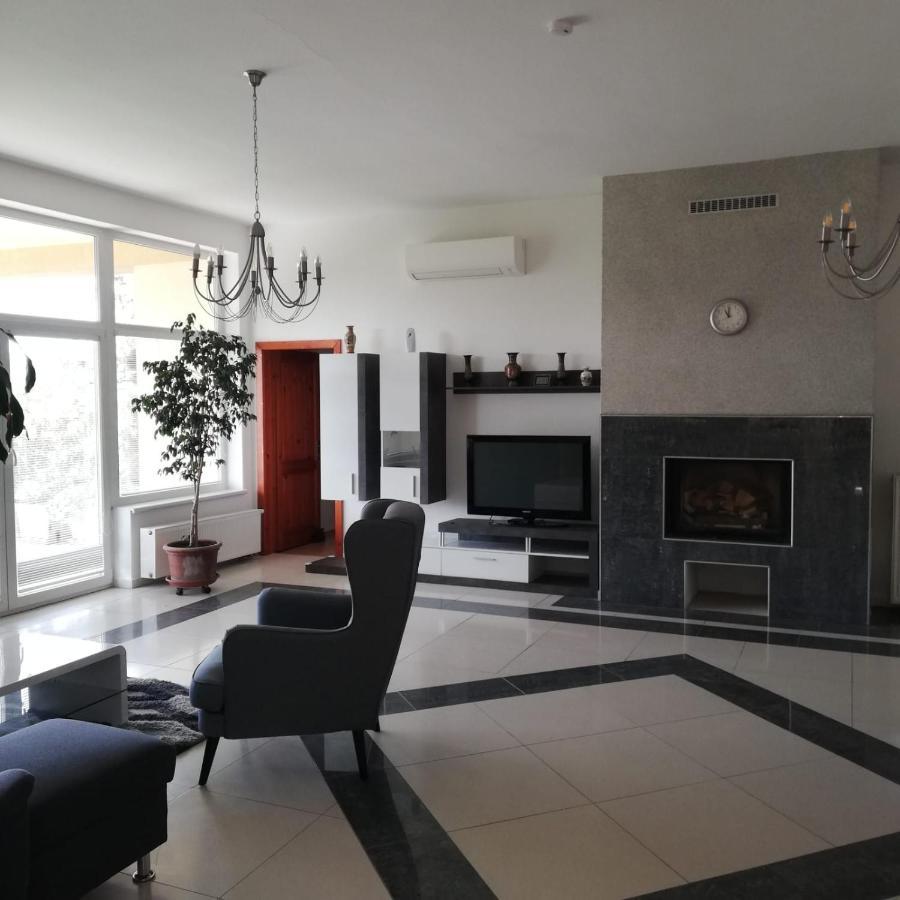 Rezident Consult S.R.O. Hotel Pozsony Kültér fotó